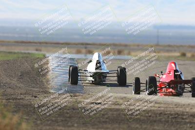 media/Oct-26-2025-CalClub SCCA (Sun) [[8ce1e69566]]/Group 6/Grapevine/